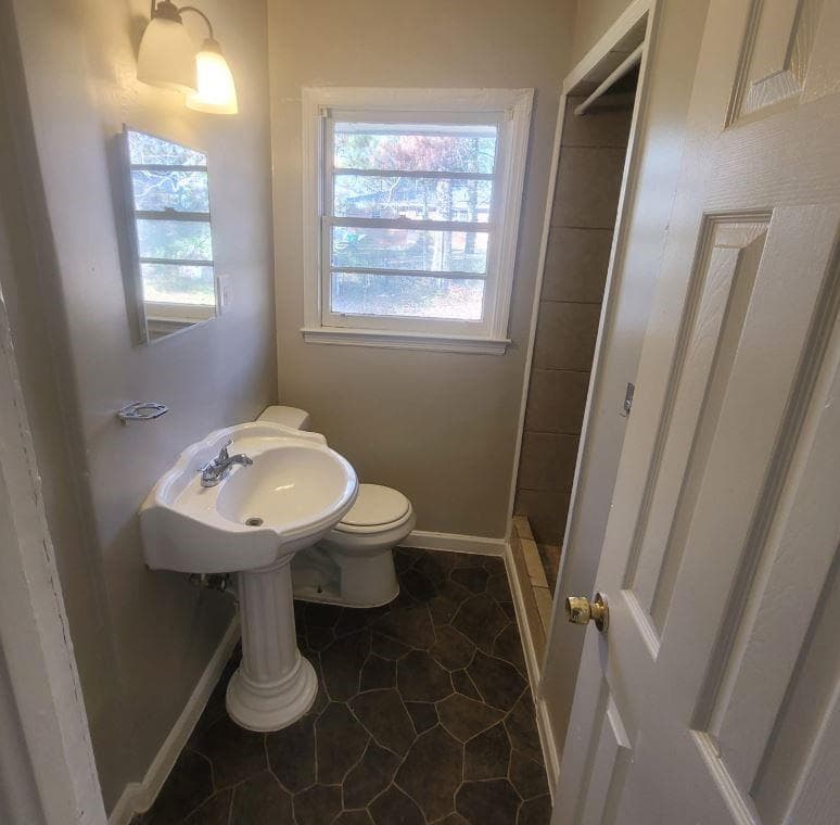 6 bedroom, 4 bathroom, 1,340 sq ft single family residence for rent at 3728 Loren Drive, Decatur, GA 30032 for $1,990 a month — photo 10