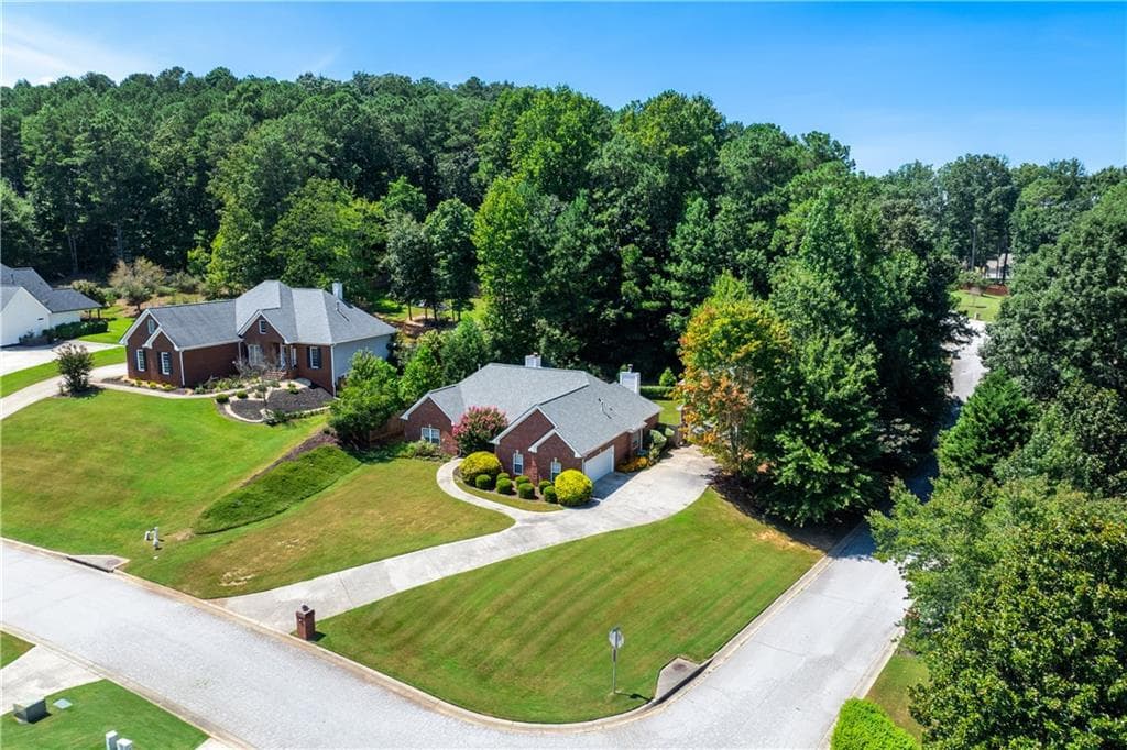 3 bedroom, 2 bathroom, 1,831 sq ft single family residence for sale at 5995 Cedar Lake Trail, Loganville, GA 30052 — photo 2