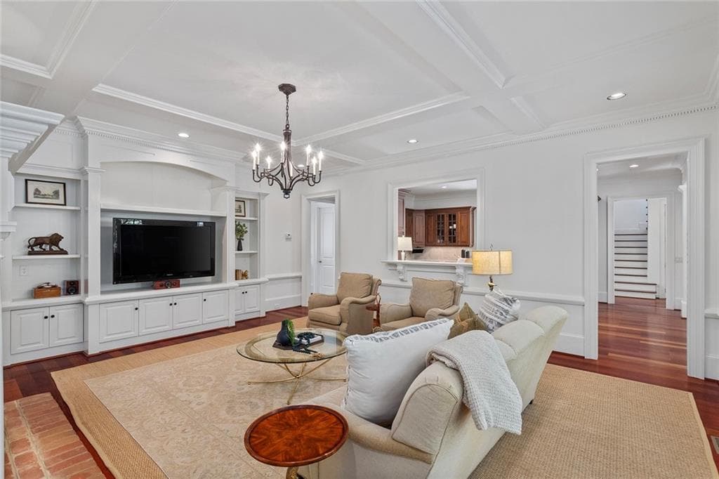 6 bedroom, 8 bathroom, 8,537 sq ft single family residence for sale at 2000 Lancaster Square, Roswell, GA 30076 — photo 9