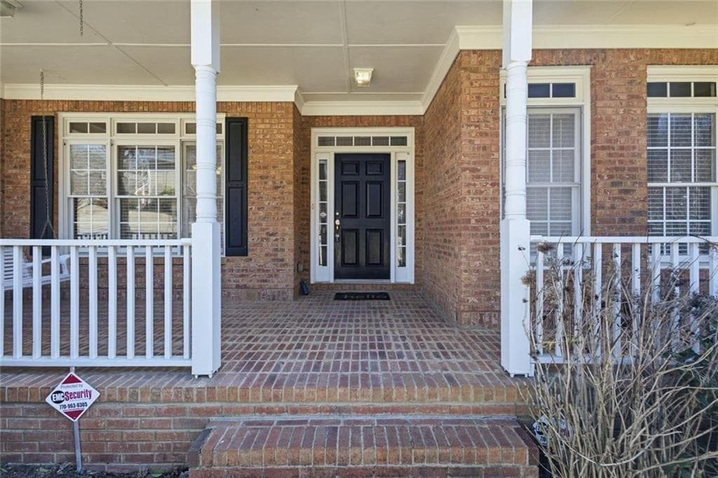 6 bedroom, 6 bathroom, 4,495 sq ft single family residence for sale at 3805 Jones Creek Drive, Buford, GA 30519 — photo 8