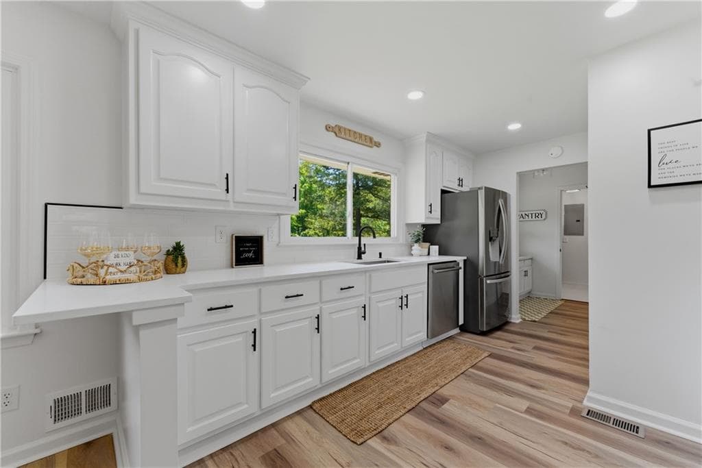3 bedroom, 2 bathroom, 1,305 sq ft single family residence for sale at 3282 Old Snapping Shoals Road, Mcdonough, GA 30252 — photo 4