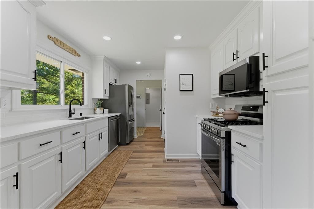3 bedroom, 2 bathroom, 1,305 sq ft single family residence for sale at 3282 Old Snapping Shoals Road, Mcdonough, GA 30252 — photo 5