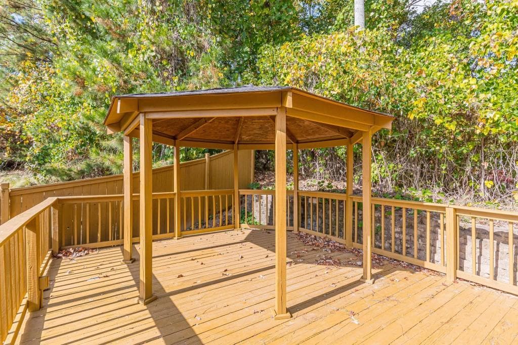 7 bedroom, 4 bathroom, 3,800 sq ft single family residence for sale at 2004 CREEK POINTE Way, Villa Rica, GA 30180 — photo 7