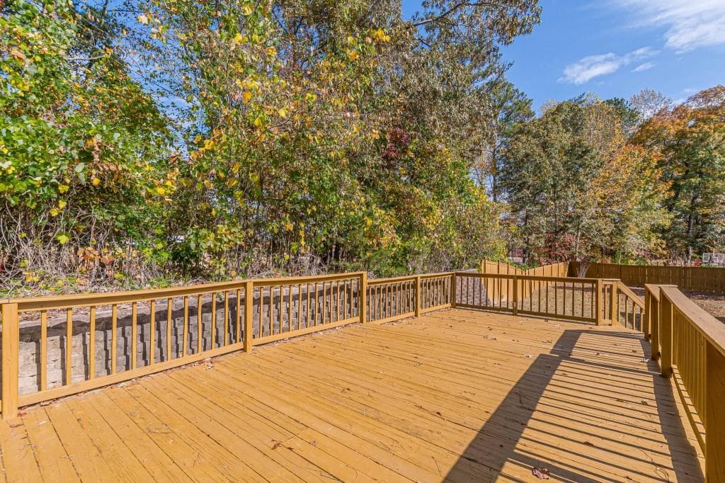 7 bedroom, 4 bathroom, 3,800 sq ft single family residence for sale at 2004 CREEK POINTE Way, Villa Rica, GA 30180 — photo 8