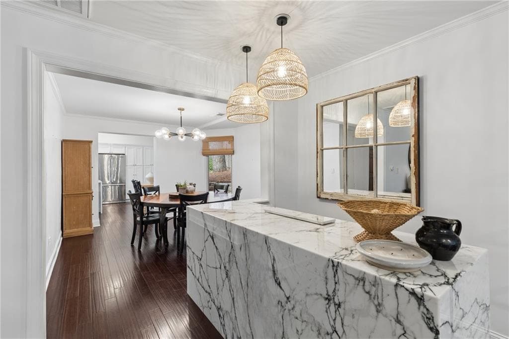 3 bedroom, 3 bathroom, 3,004 sq ft single family residence for sale at 4091 Peachtree Dunwoody Road, Atlanta, GA 30342 — photo 7