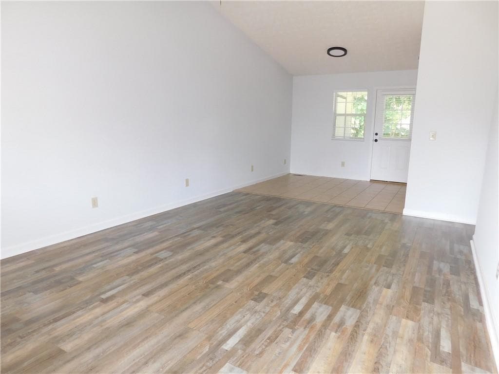 2 bedroom, 1 bathroom, 884 sq ft duplex for rent at 137 Riverside Circle 19, Dahlonega, GA 30533 for $1,395 a month — photo 2