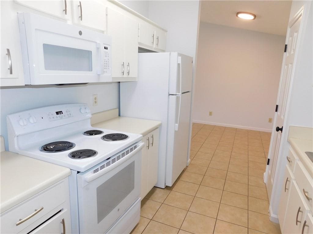 2 bedroom, 1 bathroom, 884 sq ft duplex for rent at 137 Riverside Circle 19, Dahlonega, GA 30533 for $1,395 a month — photo 5