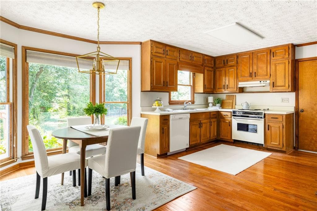 4 bedroom, 3 bathroom, 2,631 sq ft single family residence under contract at 2311 Soaring Lane, Lawrenceville, GA 30044 — photo 10