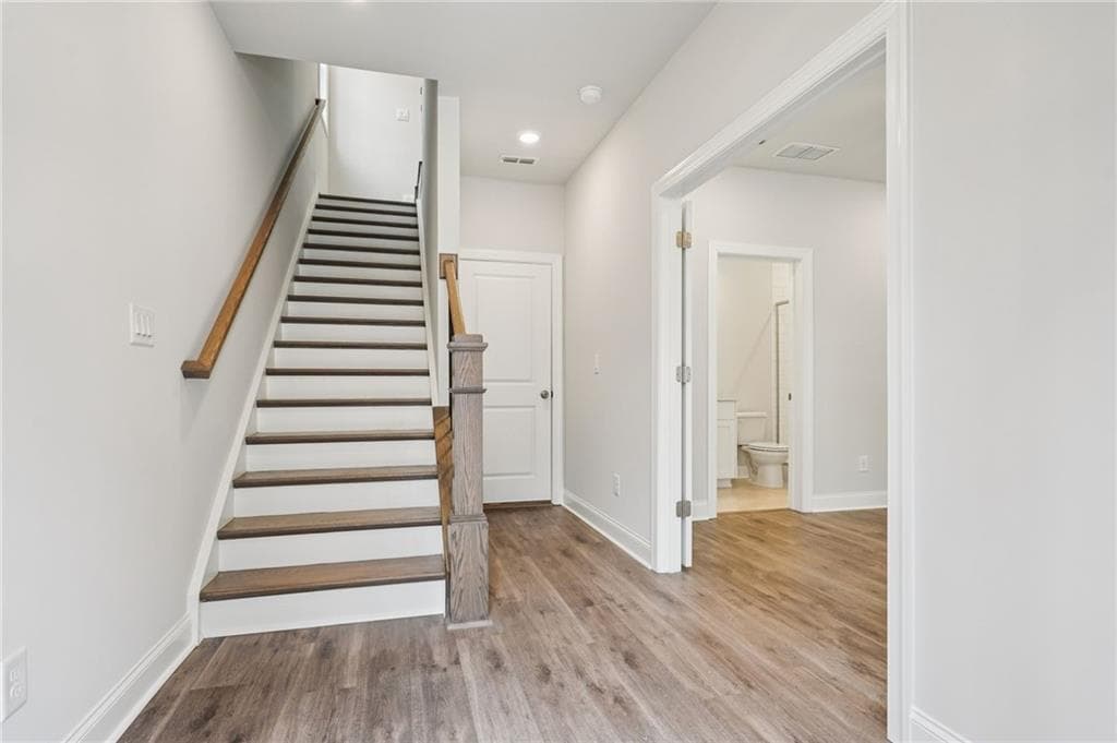 3 bedroom, 4 bathroom, 2,105 sq ft townhouse for sale at 205 Midnight Oak Run 5, Alpharetta, GA 30009 — photo 8