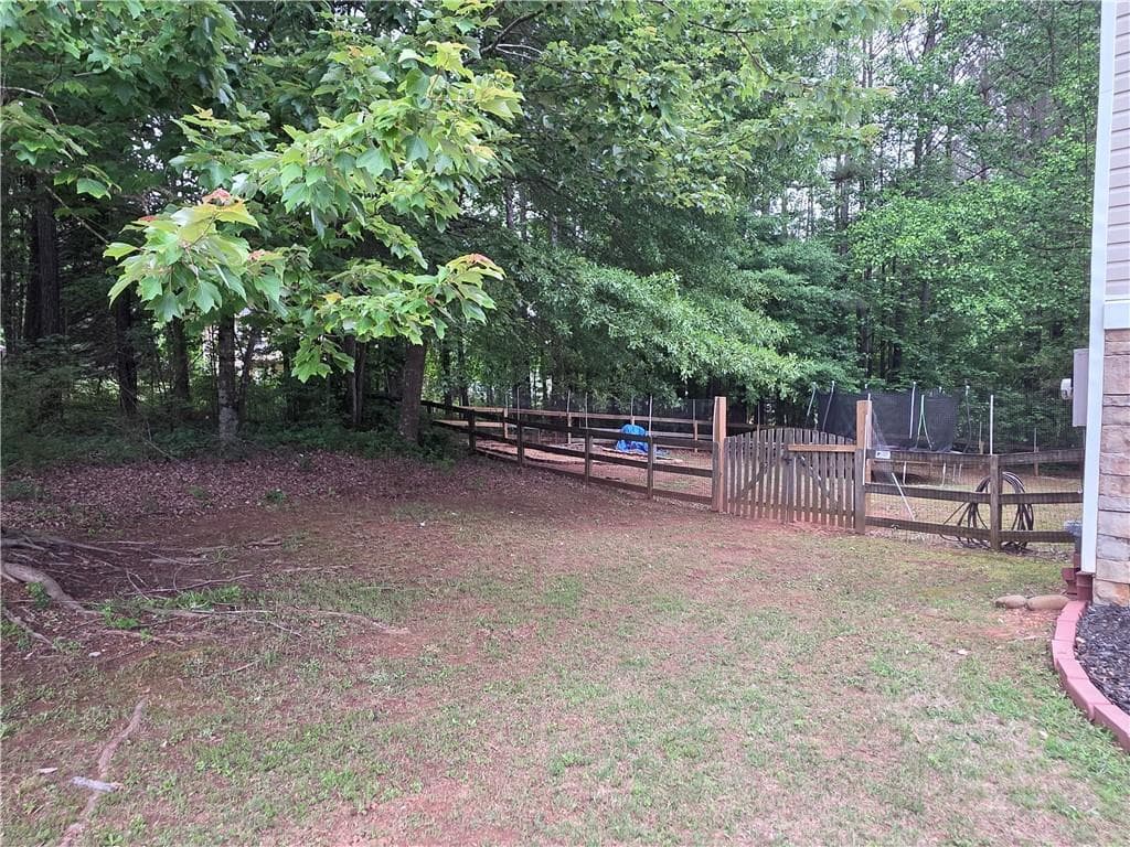 4 bedroom, 3 bathroom, 2,363 sq ft single family residence for sale at 1005 Creek Run Place, Temple, GA 30179 — photo 4