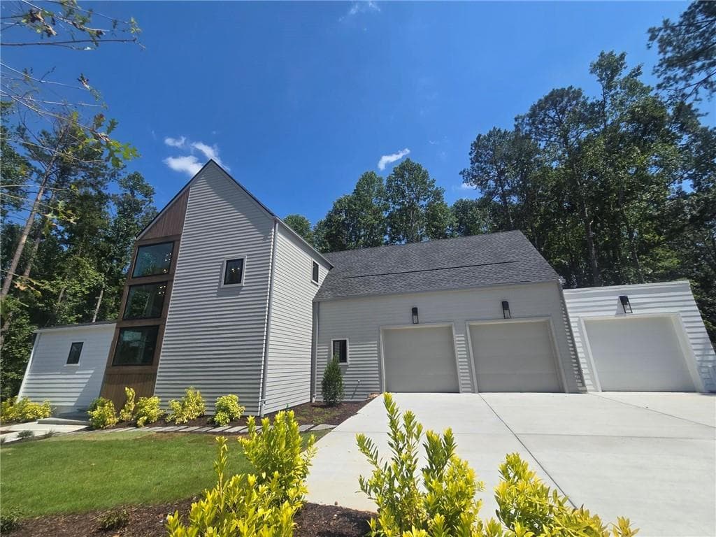 4 bedroom, 5 bathroom, 3,352 sq ft single family residence under contract at 130 Cedarwood Lane, Roswell, GA 30075 — photo 3