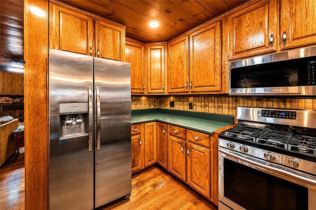 5 bedroom, 2 bathroom, 2,032 sq ft single family residence for sale at 711 ARP Road, Mineral Bluff, GA 30559 — photo 6