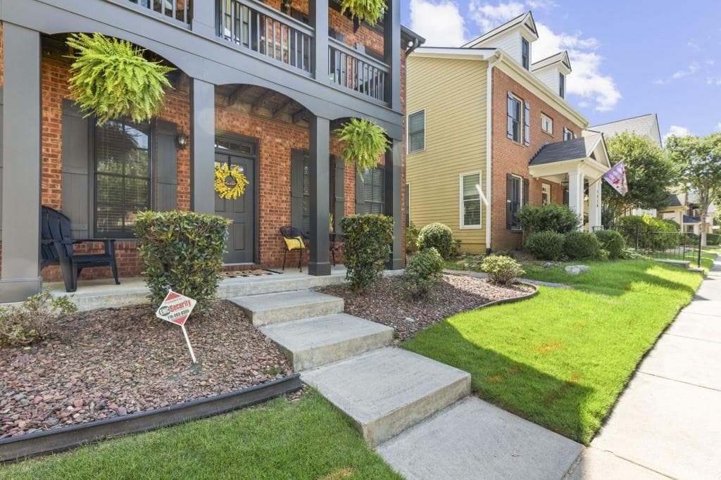 4 bedroom, 4 bathroom, 2,532 sq ft single family residence for sale at 1516 Baxley Pine Trace, Suwanee, GA 30024 — photo 3