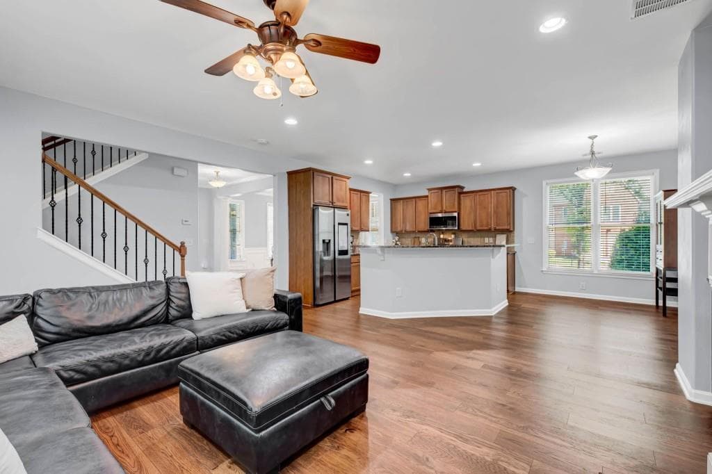4 bedroom, 4 bathroom, 2,532 sq ft single family residence for sale at 1516 Baxley Pine Trace, Suwanee, GA 30024 — photo 6