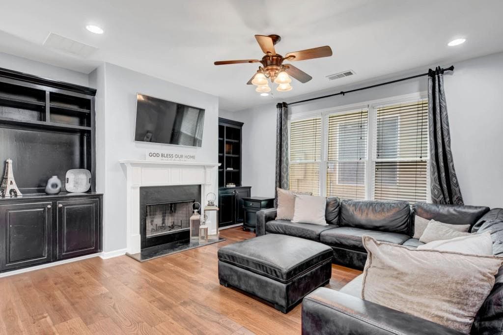 4 bedroom, 4 bathroom, 2,532 sq ft single family residence for sale at 1516 Baxley Pine Trace, Suwanee, GA 30024 — photo 7