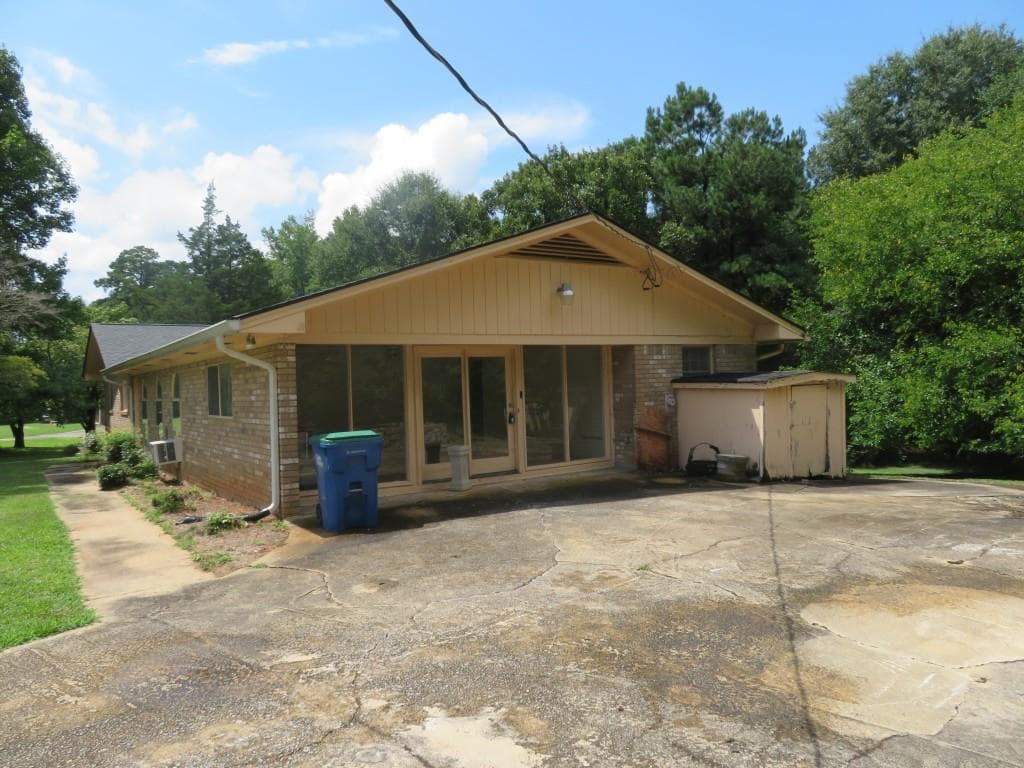 3 bedroom, 2 bathroom, 1,828 sq ft single family residence for sale at 6505 Cherie Lane, South Fulton, GA 30349 — photo 2