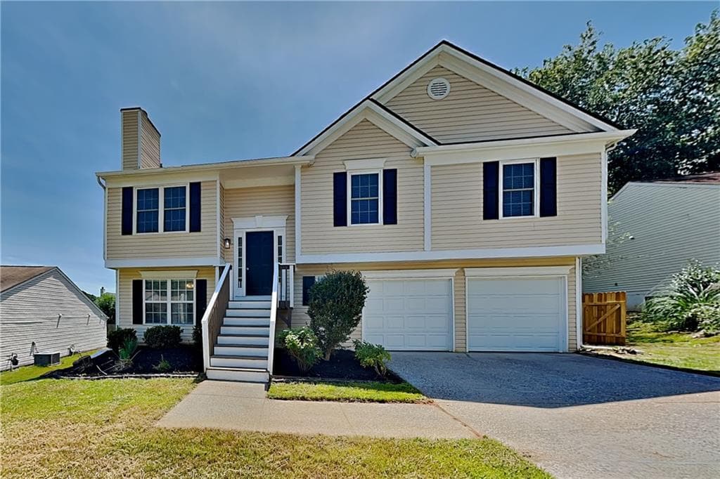 3 bedroom, 3 bathroom, 1,904 sq ft single family residence for rent at 379 Darter Run, Kennesaw, GA 30144 for $2,350 a month — photo 1 of 19