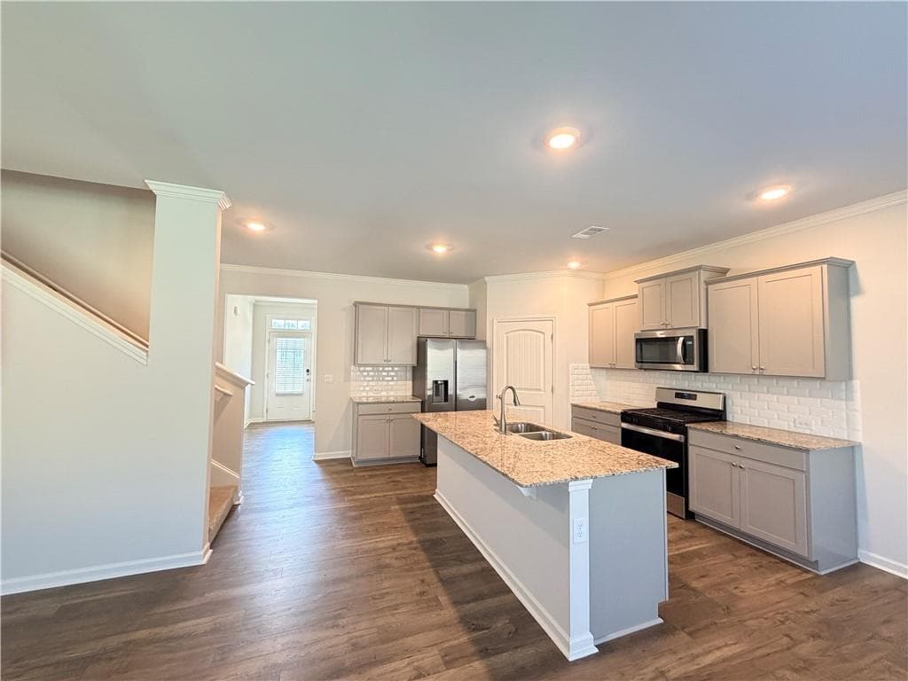 5 bedroom, 3 bathroom, 2,511 sq ft single family residence for sale at 40 Berkeley Trace, Braselton, GA 30517 — photo 4