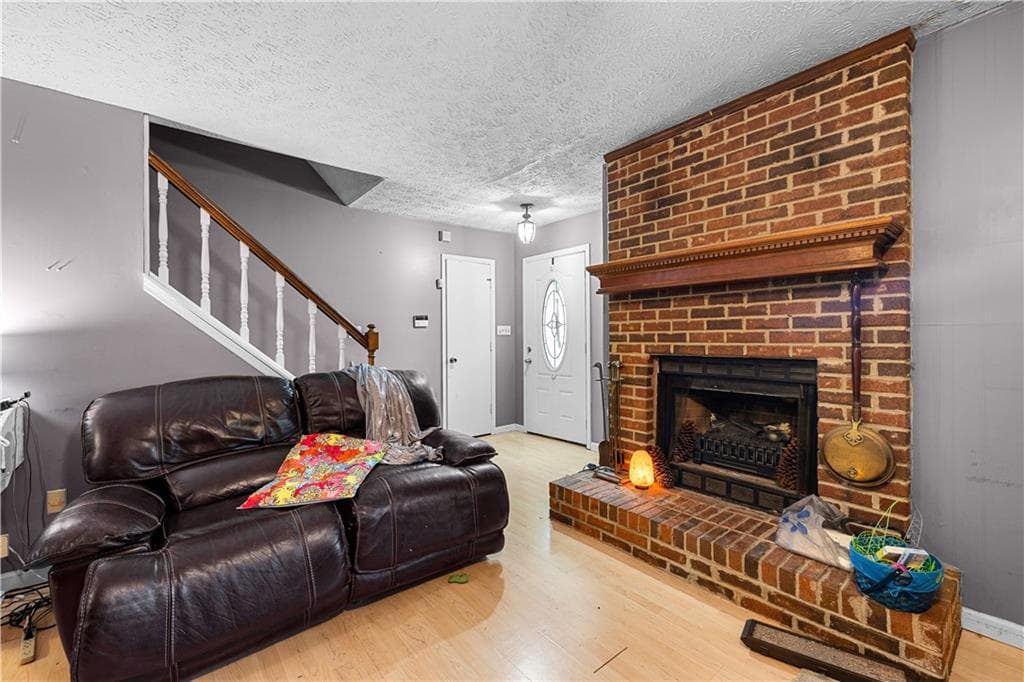 4 bedroom, 3 bathroom, 1,746 sq ft single family residence for sale at 9330 Hidden Hollow Trail, Jonesboro, GA 30236 — photo 4