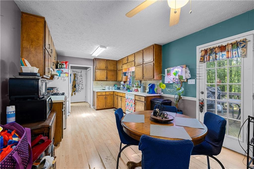 4 bedroom, 3 bathroom, 1,746 sq ft single family residence for sale at 9330 Hidden Hollow Trail, Jonesboro, GA 30236 — photo 5