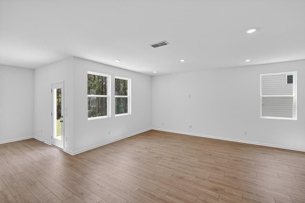 5 bedroom, 3 bathroom, 2,598 sq ft single family residence under contract at 224 Groveton Court, Euharlee, GA 30145 — photo 3