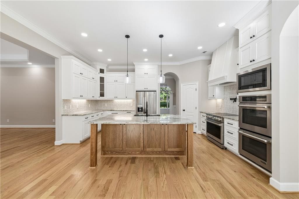 9 bedroom, 6 bathroom, 8,174 sq ft single family residence for sale at 2431 Rabbit Farm Circle, Loganville, GA 30052 — photo 2