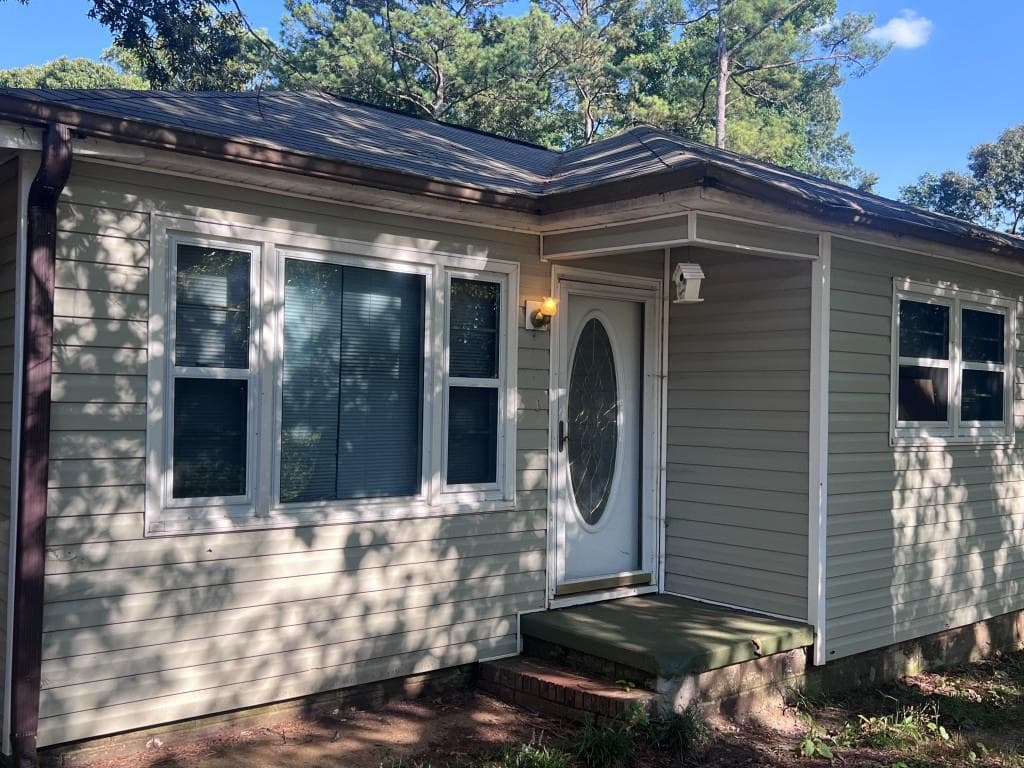 3 bedroom, 2 bathroom, 964 sq ft single family residence for sale at 6055 Blackhawk Trail, Mableton, GA 30126 — photo 2