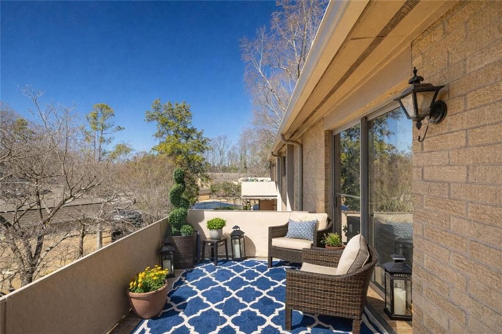 1 bedroom, 1 bathroom, 675 sq ft condominium for sale at 5400 Roswell Road G3, Sandy Springs, GA 30342 — photo 7
