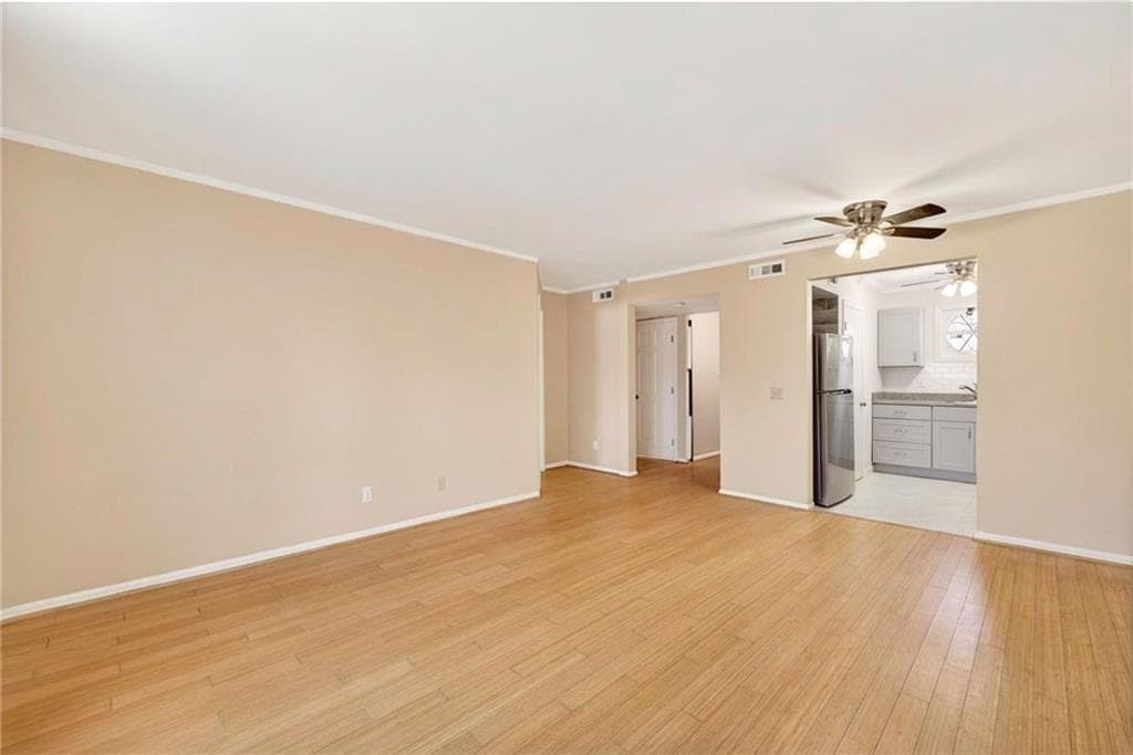 1 bedroom, 1 bathroom, 675 sq ft condominium for sale at 5400 Roswell Road G3, Sandy Springs, GA 30342 — photo 8