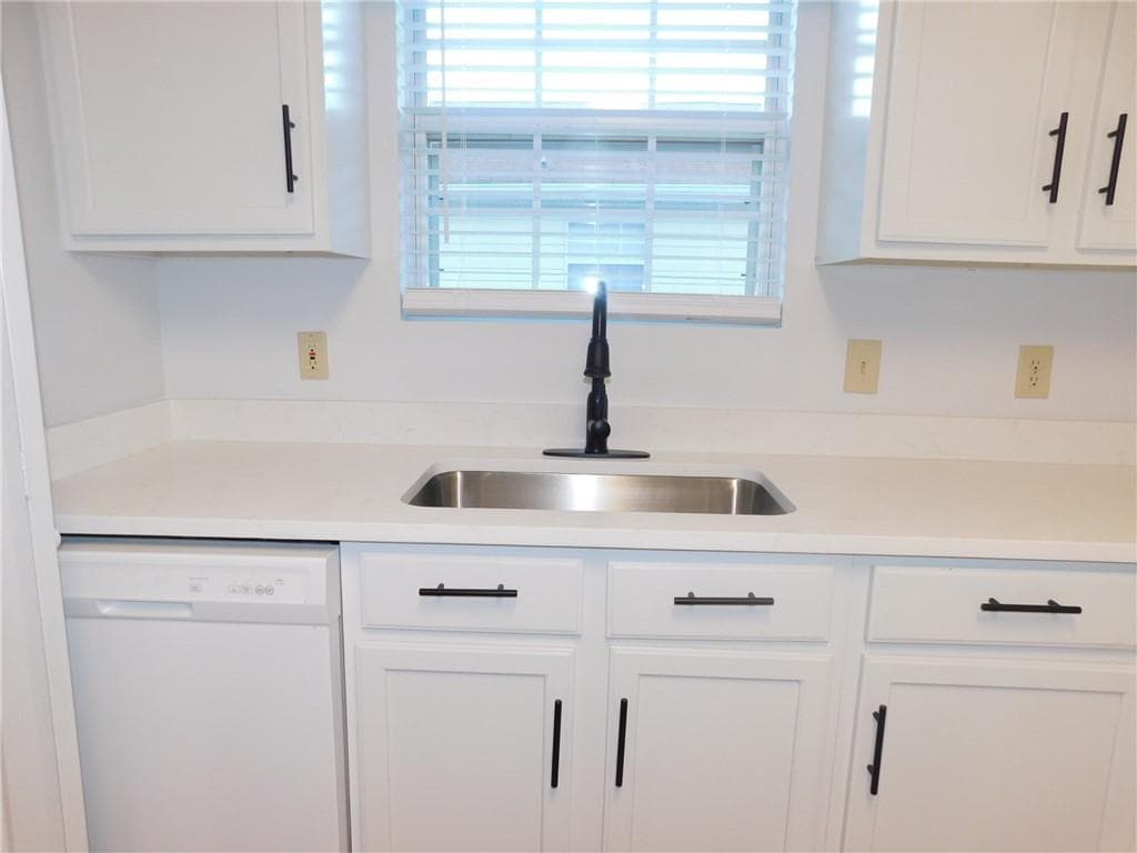 2 bedroom, 1 bathroom, 864 sq ft apartment for rent at 37 A Rock Garden Place, Dahlonega, GA 30533 for $1,295 a month — photo 7