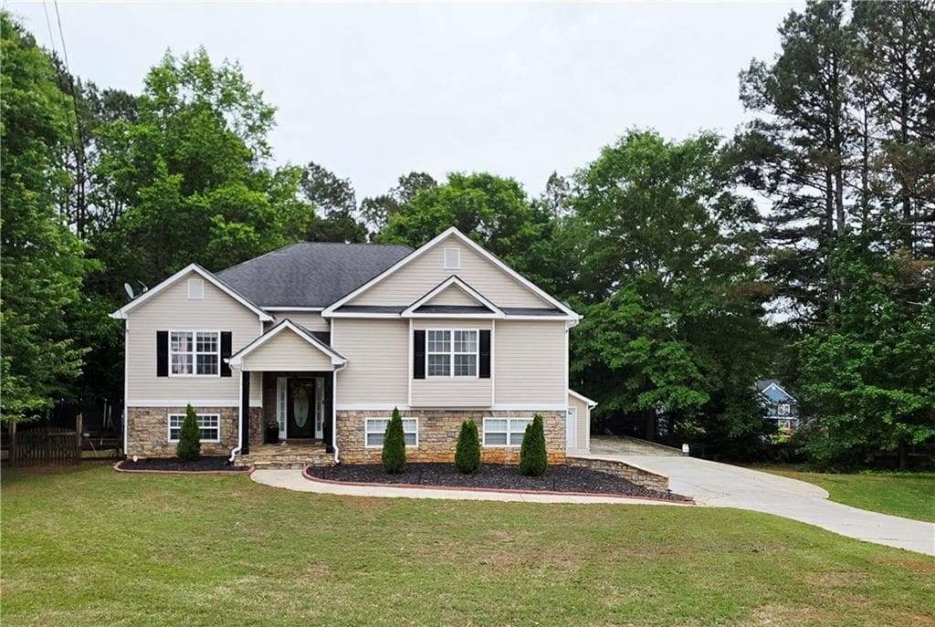 4 bedroom, 3 bathroom, 2,363 sq ft single family residence for sale at 1005 Creek Run Place, Temple, GA 30179 — photo 2