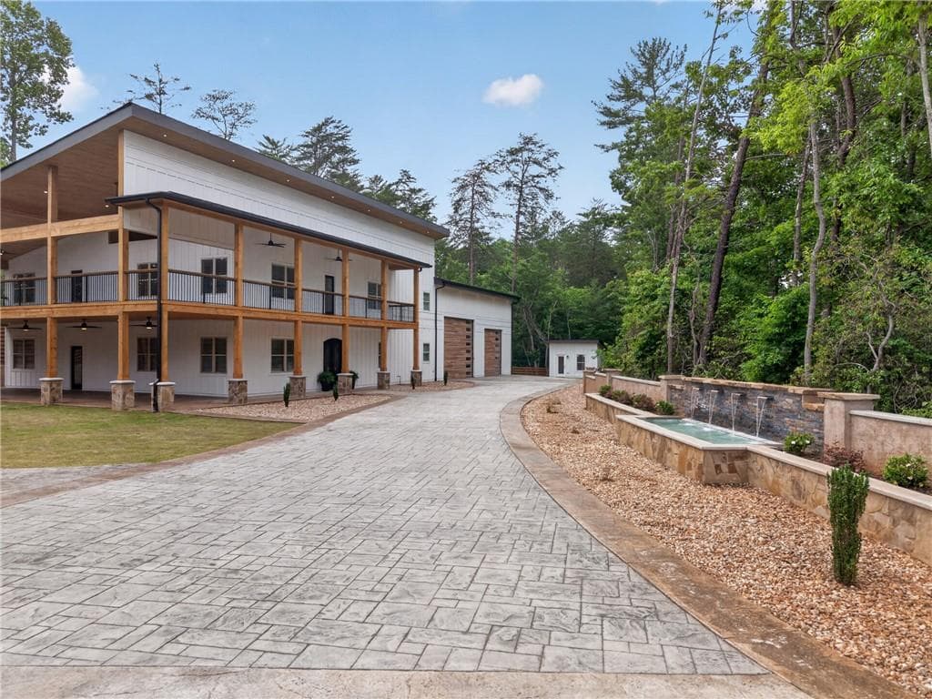 5 bedroom, 6 bathroom, 5,532 sq ft single family residence for sale at 300 Mountain Ridge Drive, Dahlonega, GA 30533 — photo 6