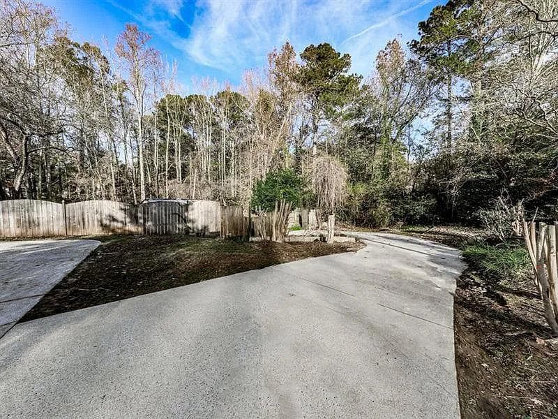 4 bedroom, 3 bathroom, 2,892 sq ft single family residence for rent at 2189 Chartwell Drive, Marietta, GA 30066 for $2,800 a month — photo 8