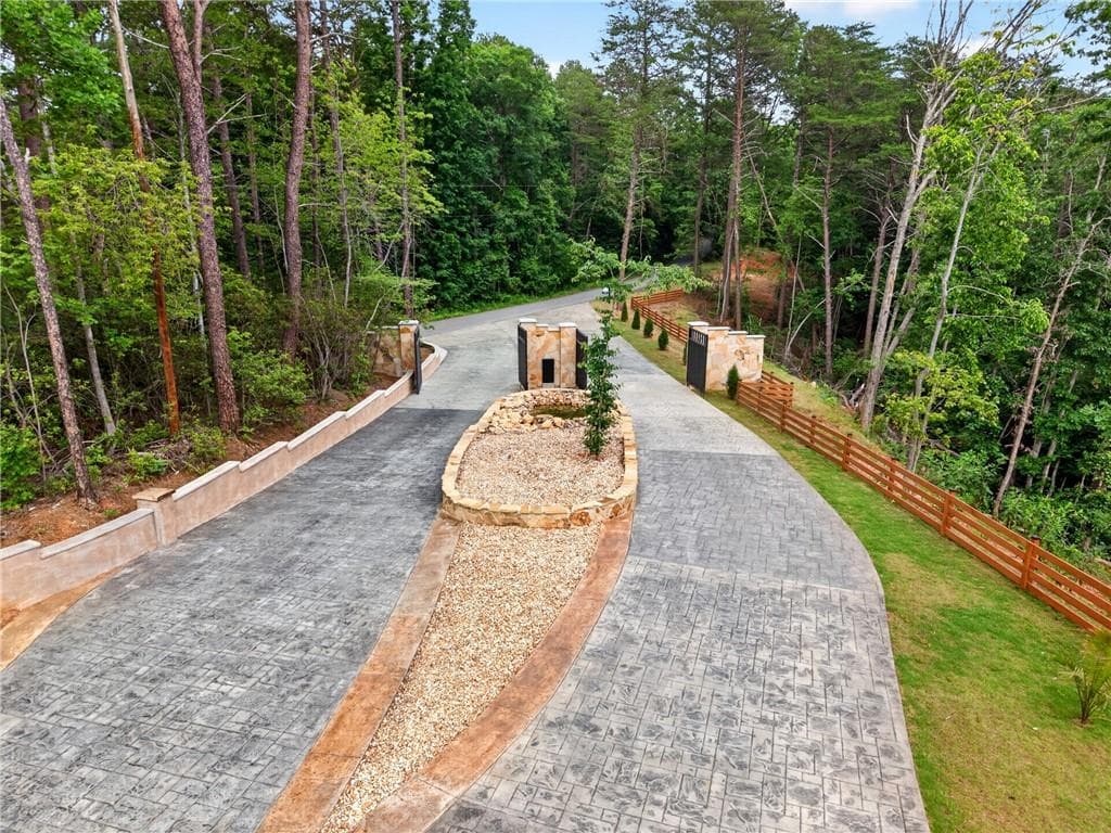 5 bedroom, 6 bathroom, 5,532 sq ft single family residence for sale at 300 Mountain Ridge Drive, Dahlonega, GA 30533 — photo 8