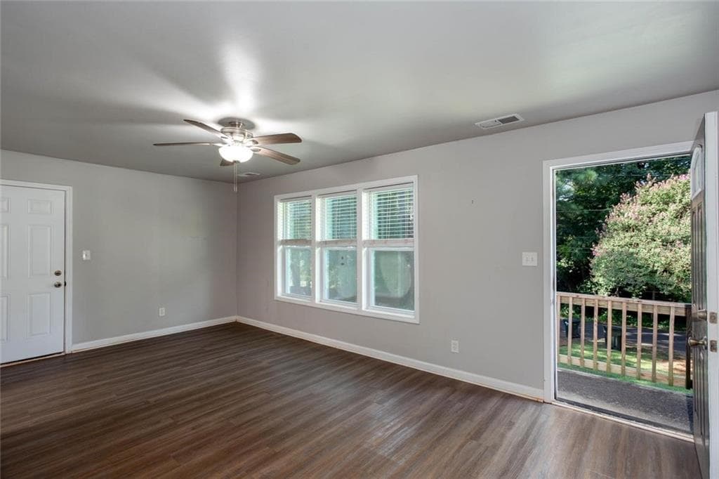 3 bedroom, 2 bathroom, 1,500 sq ft single family residence for sale at 349 Mossy Creek Drive, Marietta, GA 30067 — photo 2