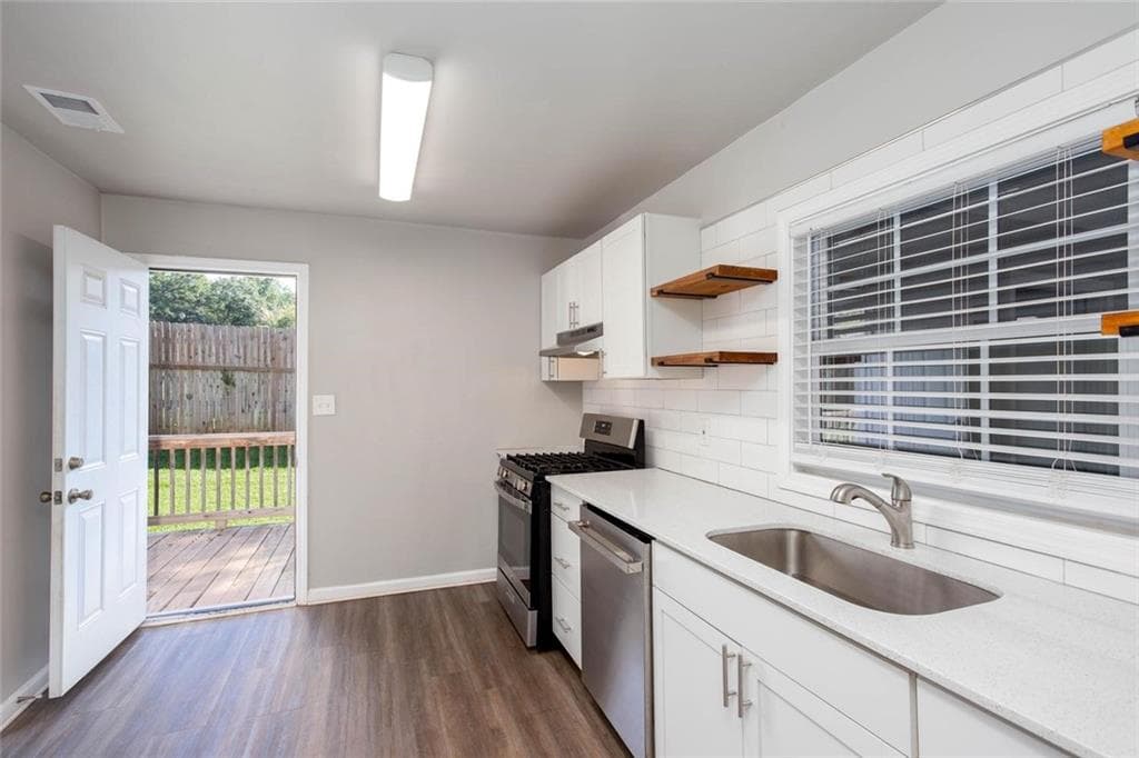 3 bedroom, 2 bathroom, 1,500 sq ft single family residence for sale at 349 Mossy Creek Drive, Marietta, GA 30067 — photo 4