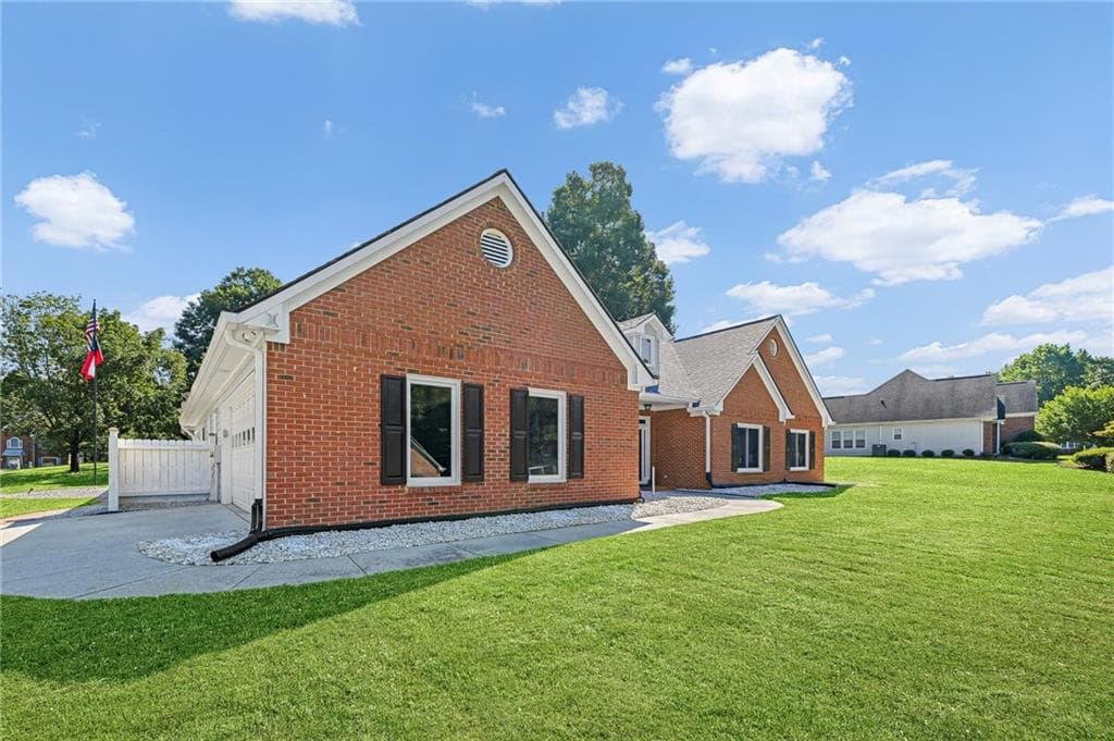 3 bedroom, 3 bathroom, 2,259 sq ft single family residence for sale at 2145 Wynfield Point Drive, Buford, GA 30519 — photo 6