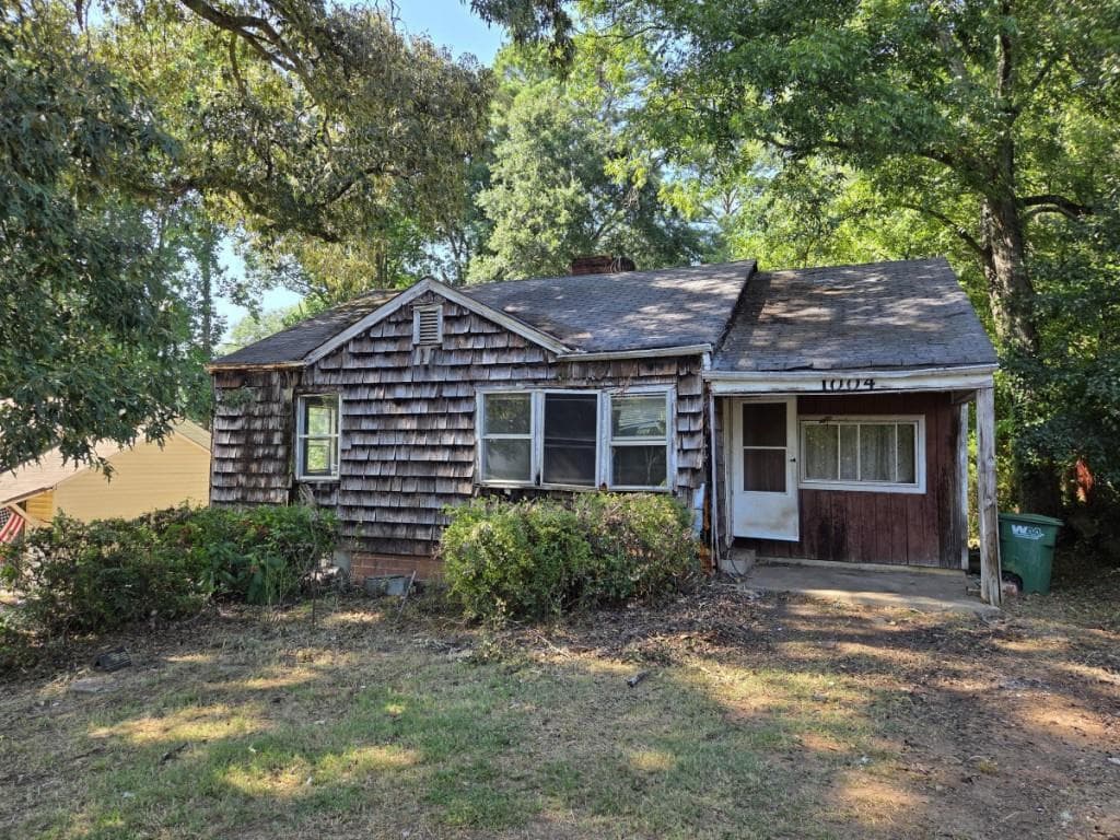 2 bedroom, 1 bathroom, 1,110 sq ft single family residence sold at 1004 Astor Avenue, Forest Park, GA 30297