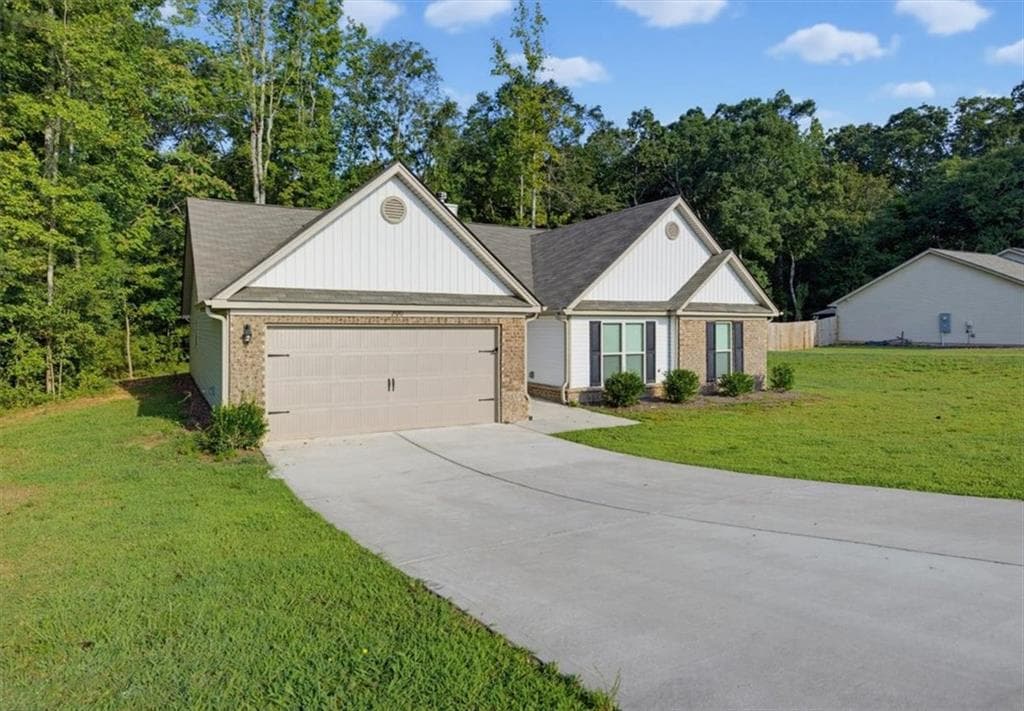 4 bedroom, 3 bathroom, 2,302 sq ft single family residence for sale at 2320 Spring Brook Drive, Monroe, GA 30655 — photo 3