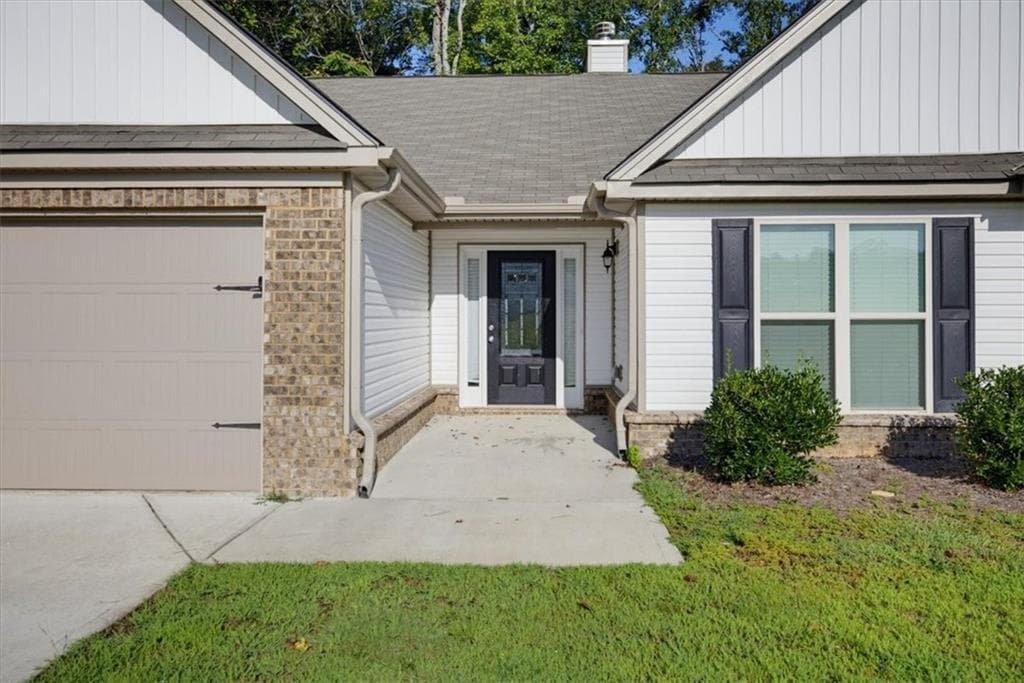 4 bedroom, 3 bathroom, 2,302 sq ft single family residence for sale at 2320 Spring Brook Drive, Monroe, GA 30655 — photo 4