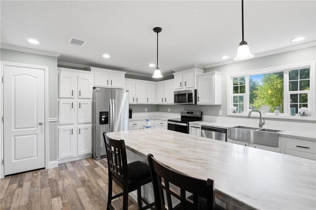 3 bedroom, 2 bathroom, 1,920 sq ft single family residence under contract at 1301 Gardner Spring Road, Adairsville, GA 30103 — photo 6