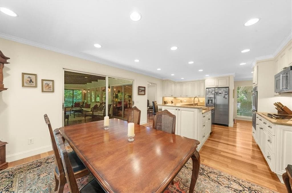 4 bedroom, 3 bathroom, 4,796 sq ft single family residence for sale at 7865 Robin Road, Cumming, GA 30041 — photo 5