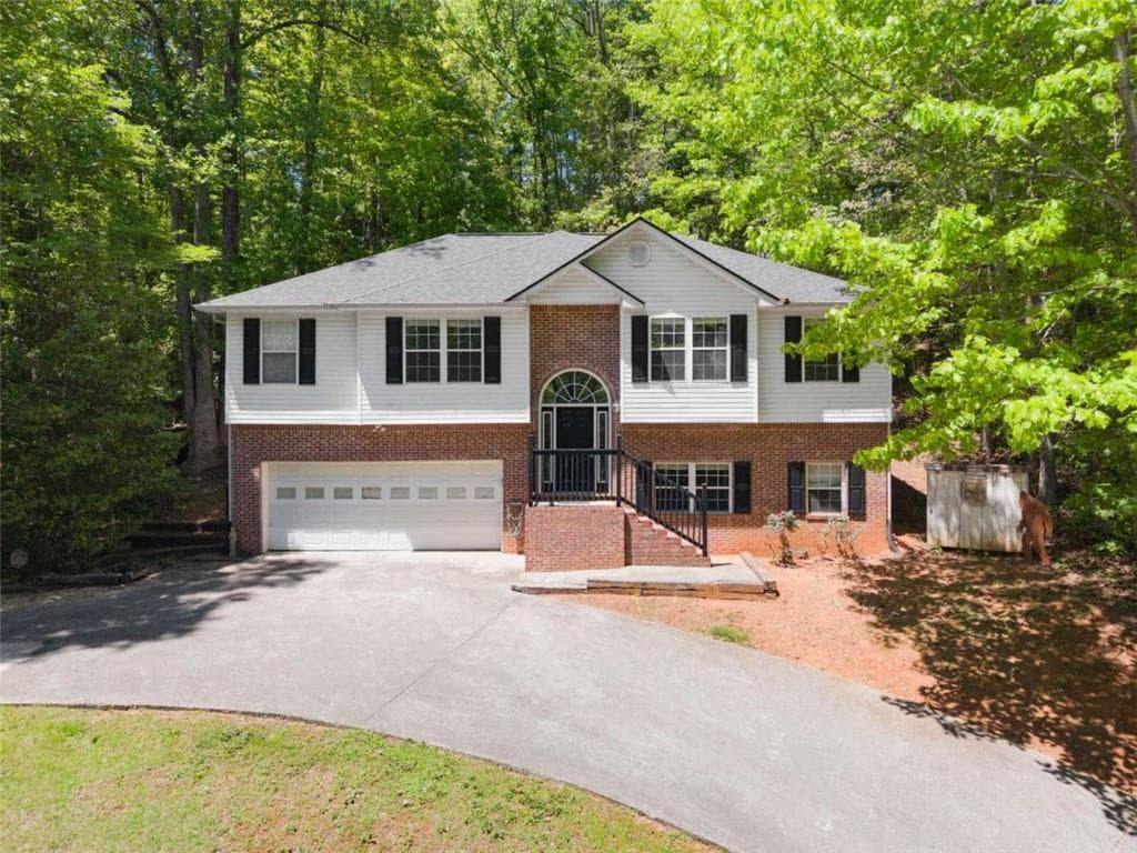 3 bedroom, 3 bathroom, 2,168 sq ft single family residence for sale at 162 Greenview Court, Cleveland, GA 30528