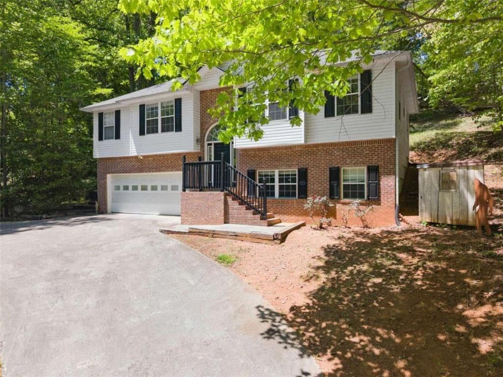 3 bedroom, 3 bathroom, 2,168 sq ft single family residence for sale at 162 Greenview Court, Cleveland, GA 30528 — photo 5