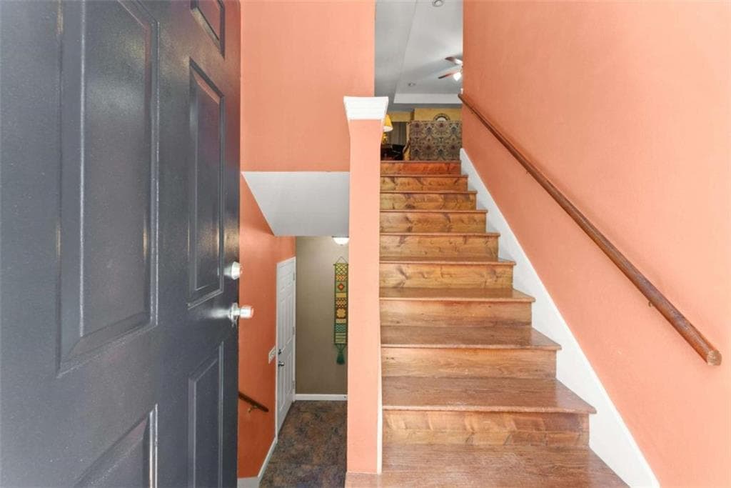 3 bedroom, 3 bathroom, 2,168 sq ft single family residence for sale at 162 Greenview Court, Cleveland, GA 30528 — photo 9