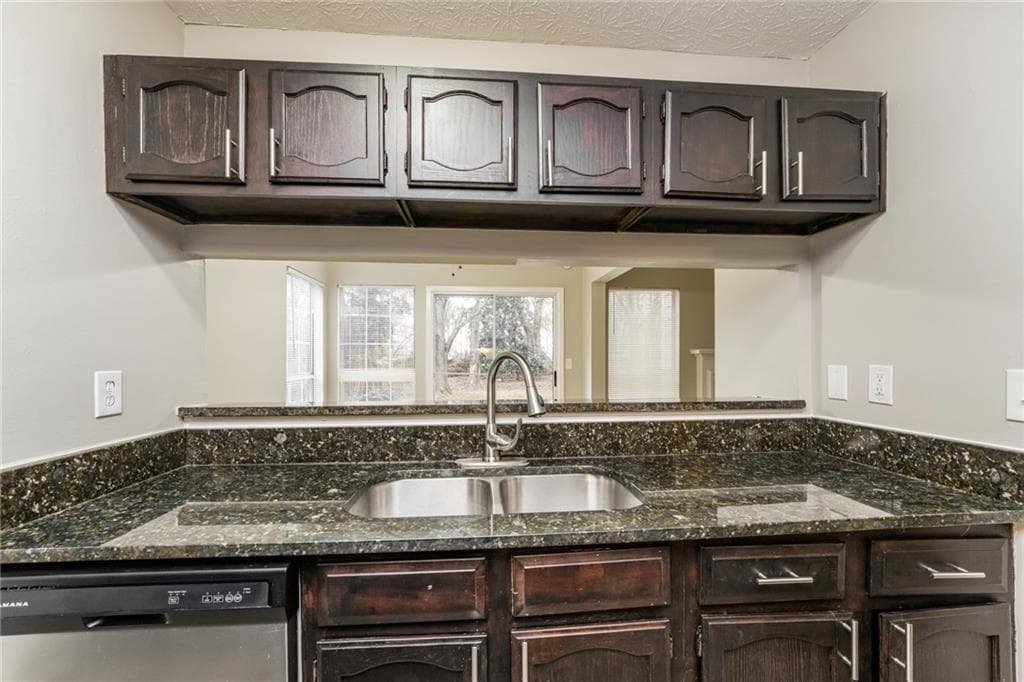 3 bedroom, 3 bathroom, 1,496 sq ft single family residence for sale at 3131 Linden Drive, Lawrenceville, GA 30044 — photo 8