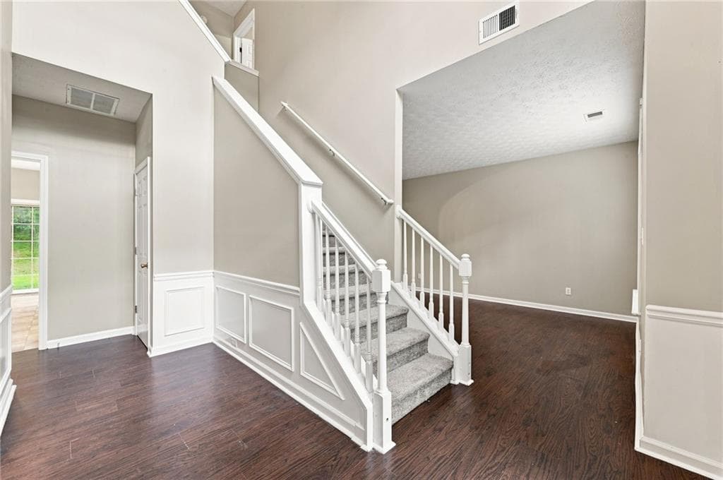 4 bedroom, 3 bathroom, 2,562 sq ft single family residence for sale at 3848 Kirkwood Run, Kennesaw, GA 30144 — photo 2