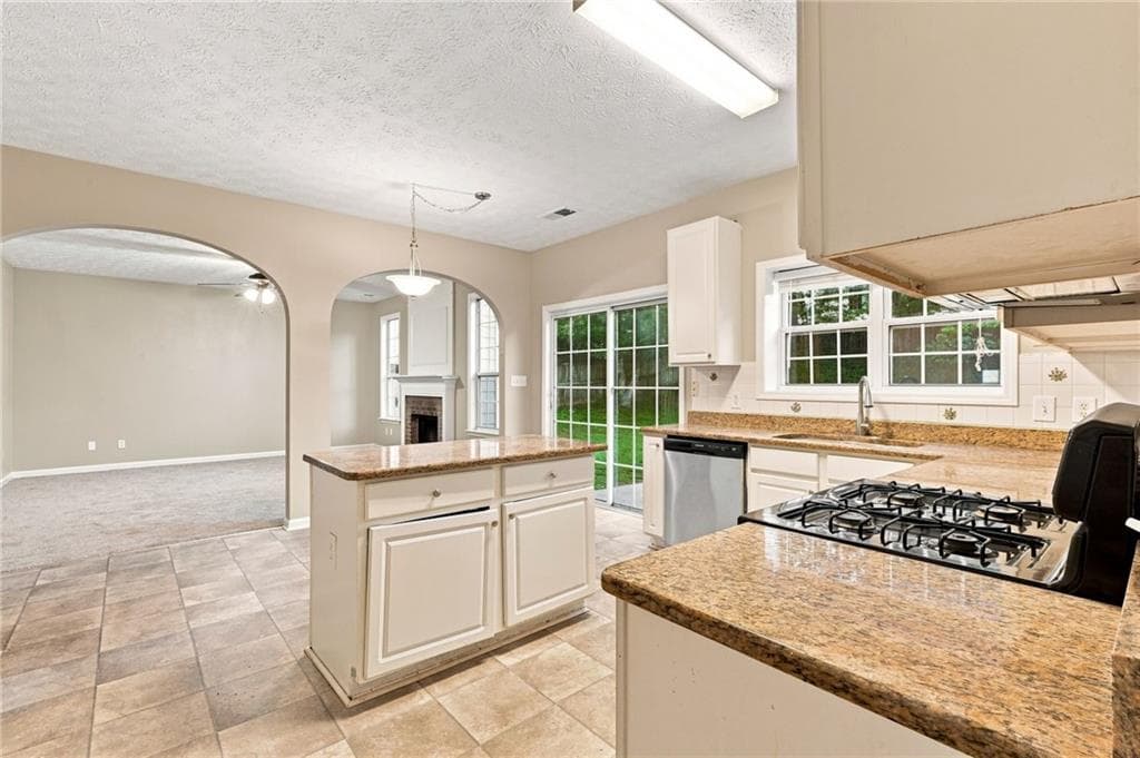 4 bedroom, 3 bathroom, 2,562 sq ft single family residence for sale at 3848 Kirkwood Run, Kennesaw, GA 30144 — photo 3