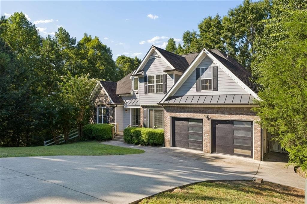 4 bedroom, 3 bathroom, 3,767 sq ft single family residence for sale at 61 Stone Crest Court, Rockmart, GA 30153 — photo 2