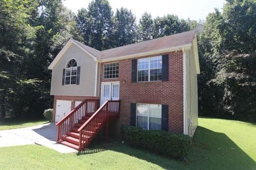 3 bedroom, 2 bathroom, 1,364 sq ft single family residence under contract at 1094 Sugarcreek Way, Riverdale, GA 30296 — photo 3